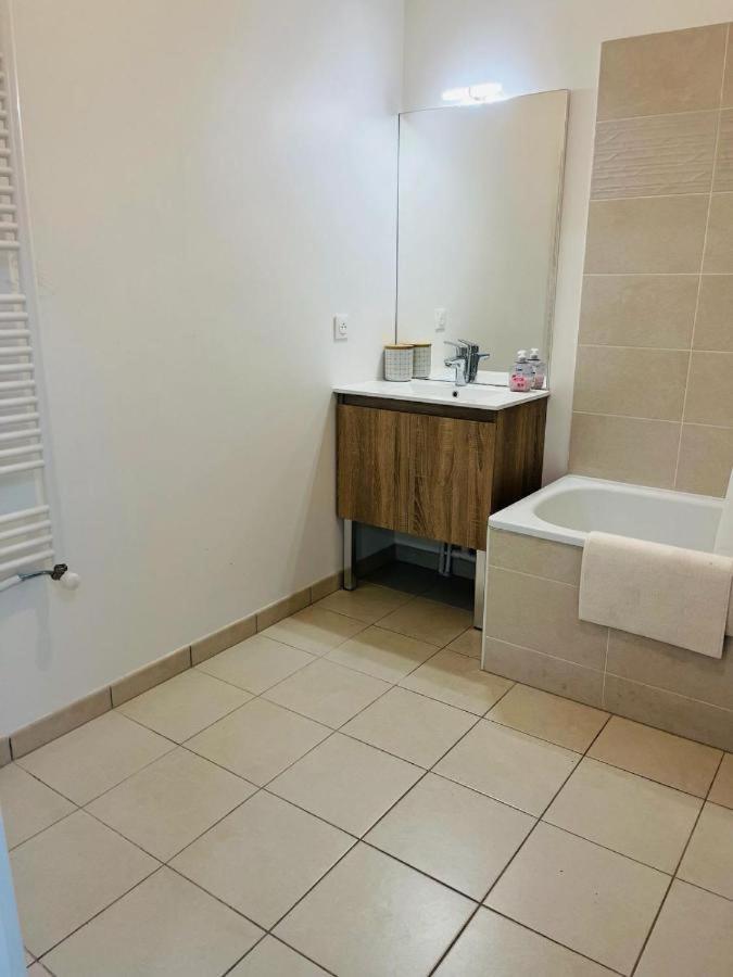 Spacieux Appart Terrasse Metro Hopital 4Pers Wifi Villejuif Esterno foto